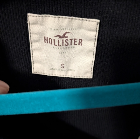 Hollister Y2K Henley  3/4 Sleeve - Picture 2 of 6